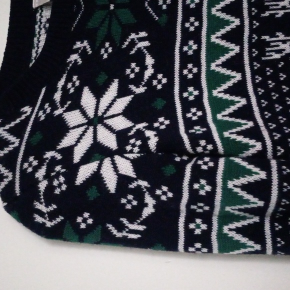 Twik Holiday/Christmas Sweater - Picture 2 of 4